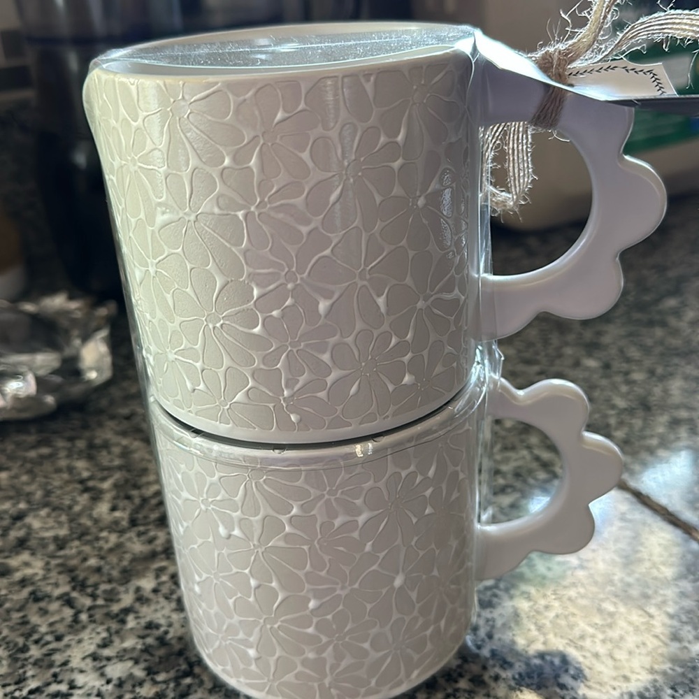 MRKT finds 2pc stackable mugs